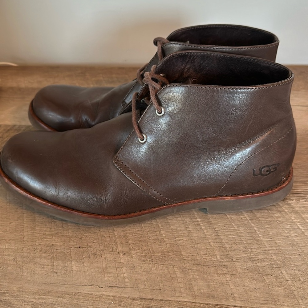 UGG Men’s Chukka Boots Brown Leather Size 11